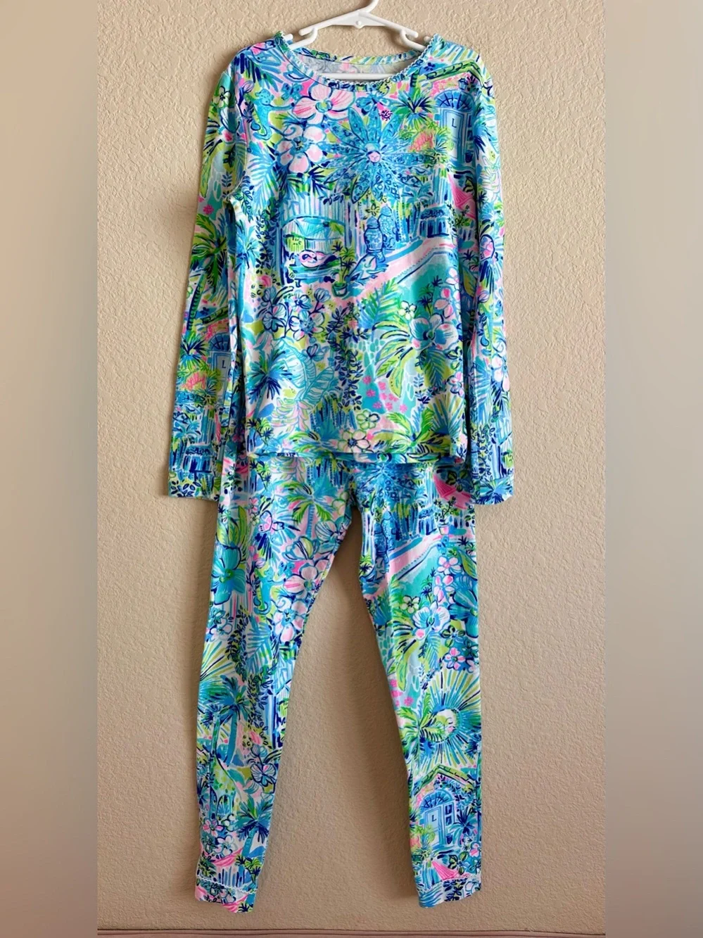 Lilly Pulitzer Pajama Set Girls Size 14 LS Shirt & Pants Colorful Tropical Print